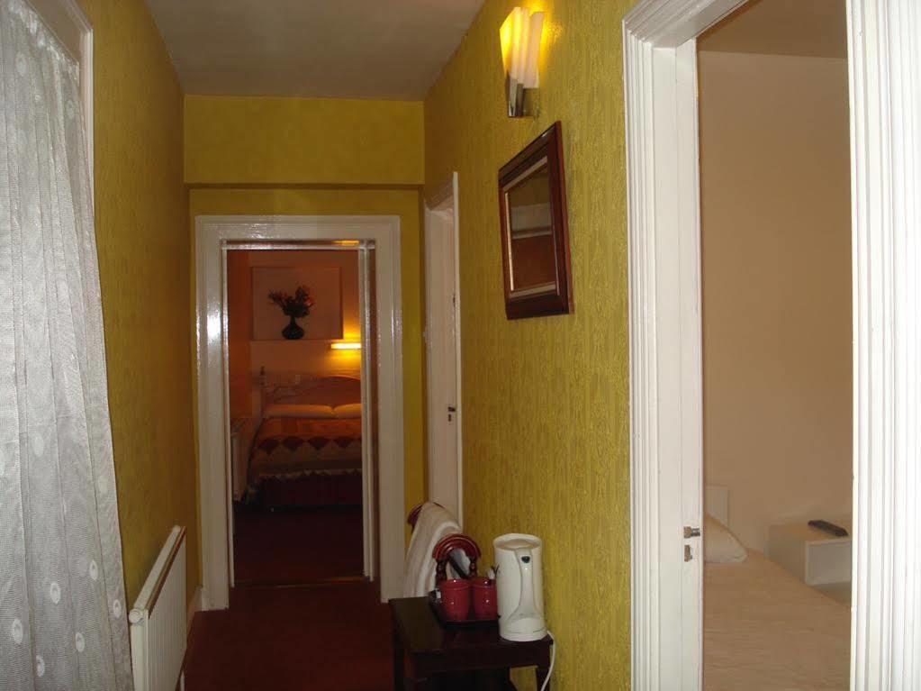 St. George Guest House 威克斯福德 外观 照片
