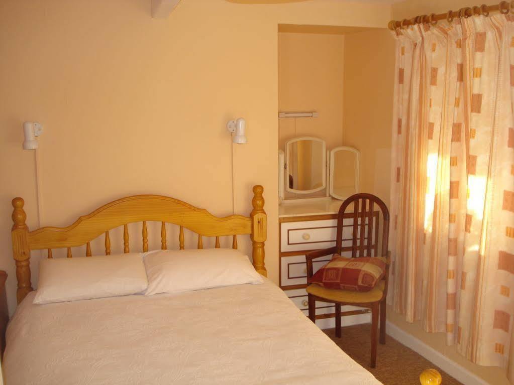St. George Guest House 威克斯福德 外观 照片