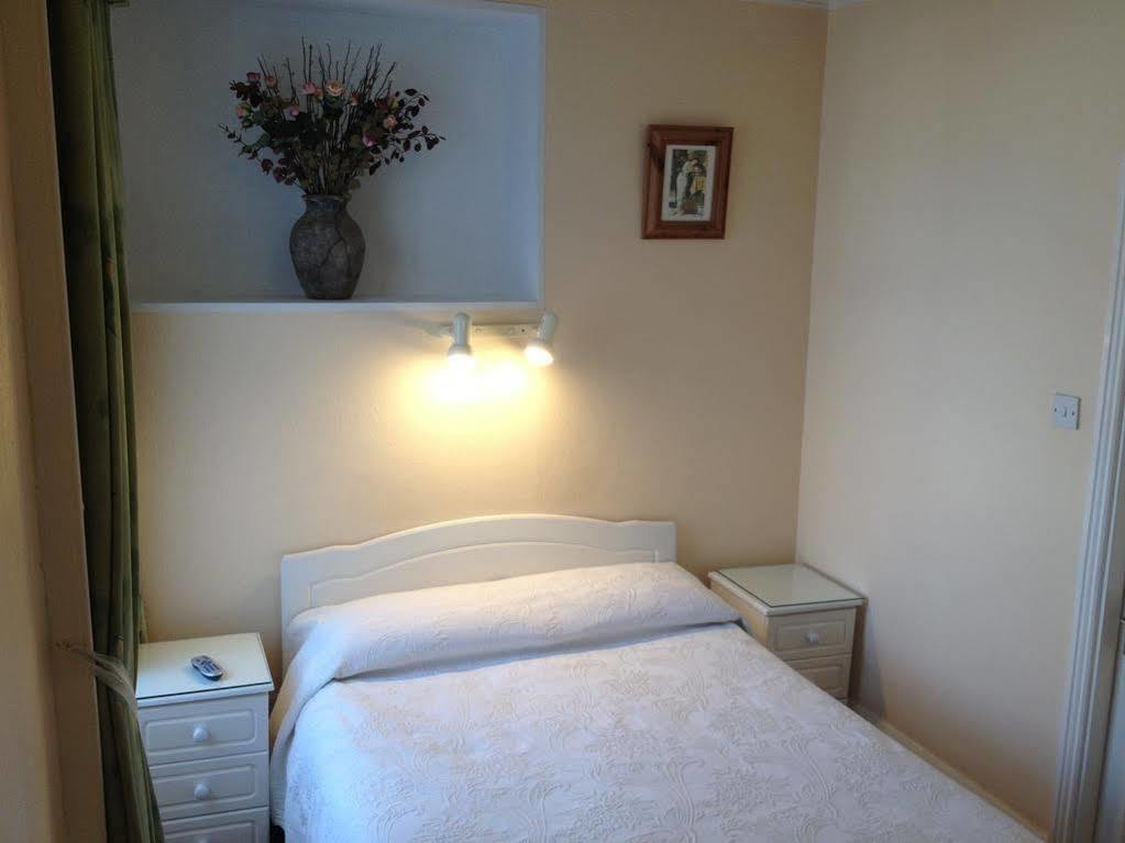 St. George Guest House 威克斯福德 外观 照片