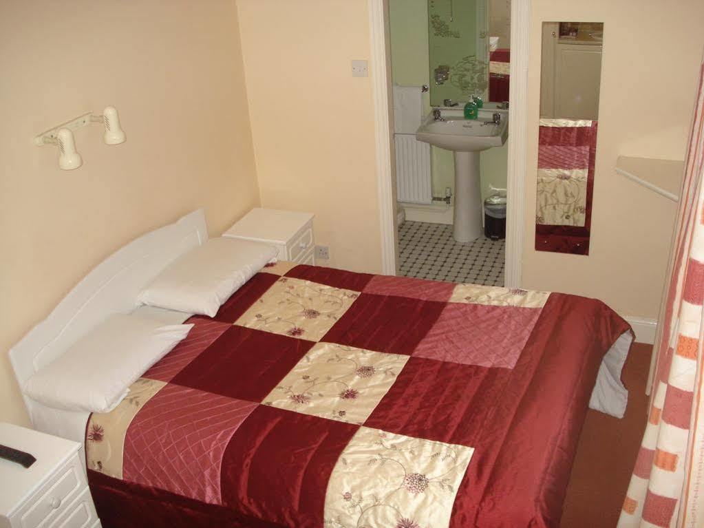 St. George Guest House 威克斯福德 外观 照片